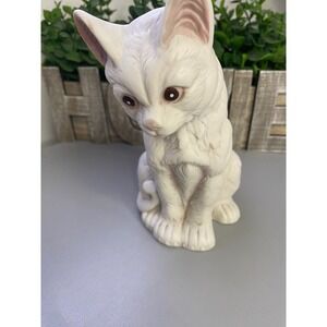 Vintage White Ceramic Sitting Cat Figurine Kitten Statue Home Decor Accent Shelf